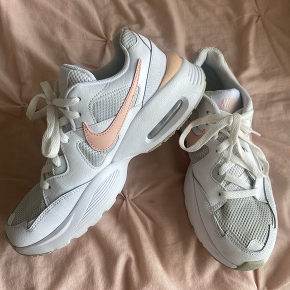 - WOMEN’S 8.5 Pink & White Nike Air Max Running Shoe - Picture 2 of 5